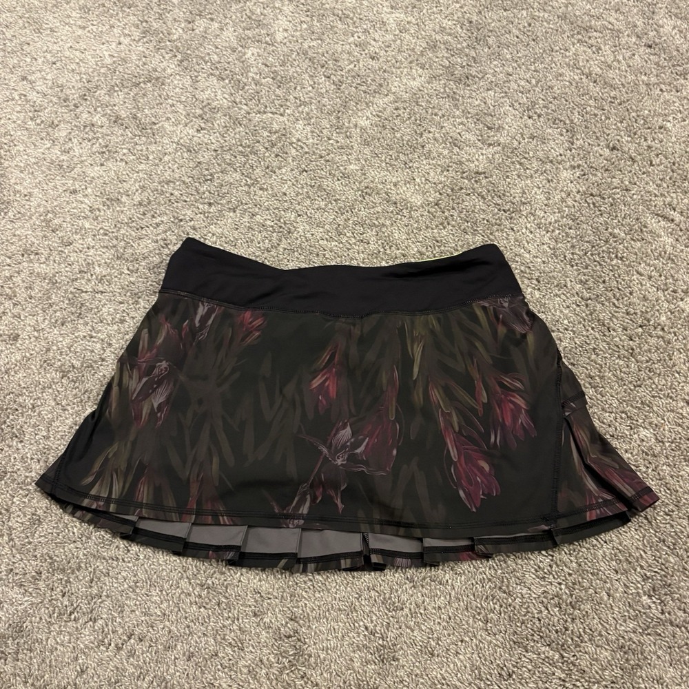 LuLuLemon Pace Setter Skirt Midnight Iris Black Size 8 *30 Waist Built In Shorts